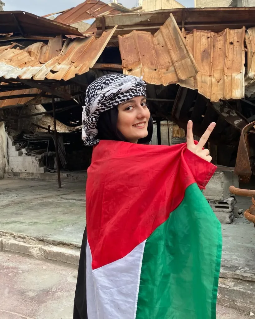 الغزّية ايمان لولو تشارك في يوم القدس العالمي الغزّية ايمان لولو تشارك في يوم القدس العالمي