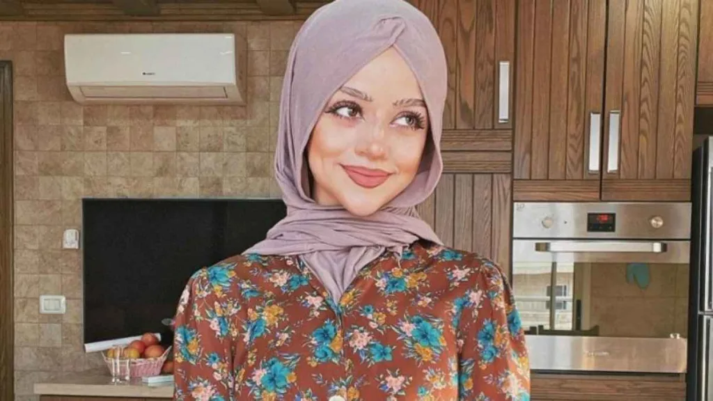 عبير الصغير تكشف عن عقد قرانها عبير الصغير تكشف عن عقد قرانها