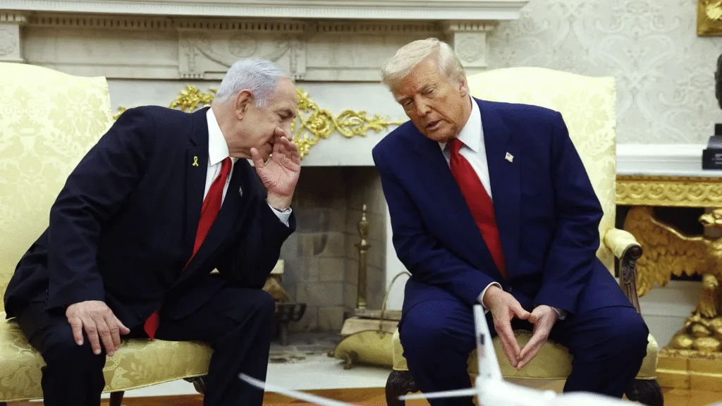 ترامب يضغط على نتنياهو لإنهاء حرب غزة: تحول مفاجئ قد يغير مجرى الصراع Photo: Kevin Dietsch/Getty Images)
ترامب يضغط على نتنياهو لإنهاء حرب غزة