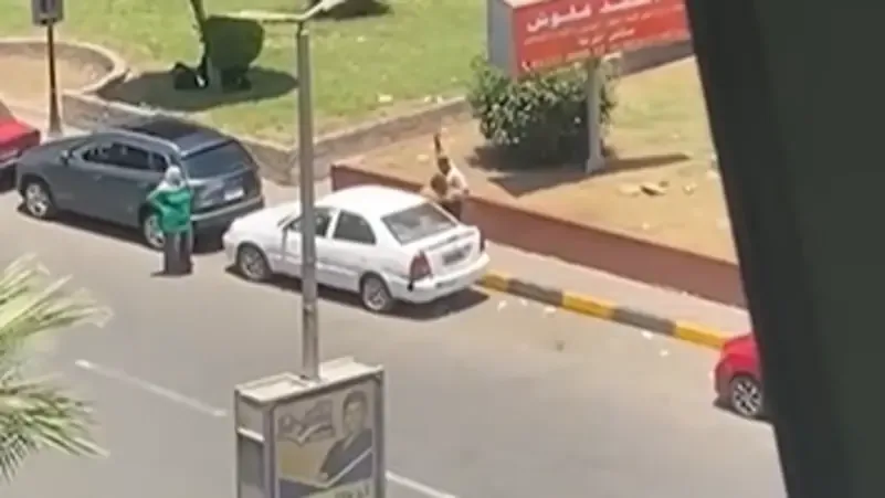 فيديو صادم في دمياط .. حقيقة سحل طفلة تثير ضجة والداخلية المصرية تكشف التفاصيل فيديو صادم في دمياط.. حقيقة سحل طفلة تثير ضجة والداخلية المصرية تكشف التفاصيل