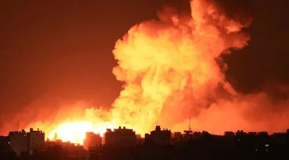 مجزرة جديدة في غزة: 4 شهداء في استهداف إسرائيلي لمدنيين في جباليا وخان يونس مجزرة جديدة في غزة: 4 شهداء في استهداف إسرائيلي لمدنيين في جباليا وخان يونس